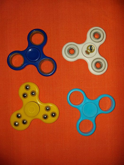 Fidget spinner cu rulmenti - Jucarie anti Stres,  buc = 4 (folosite)