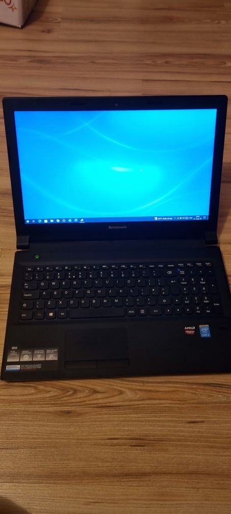 Laptop Lenovo B50-70 i5-4210U 15.6", 4GB Ram 500 SSD,  AMD  R5 M230