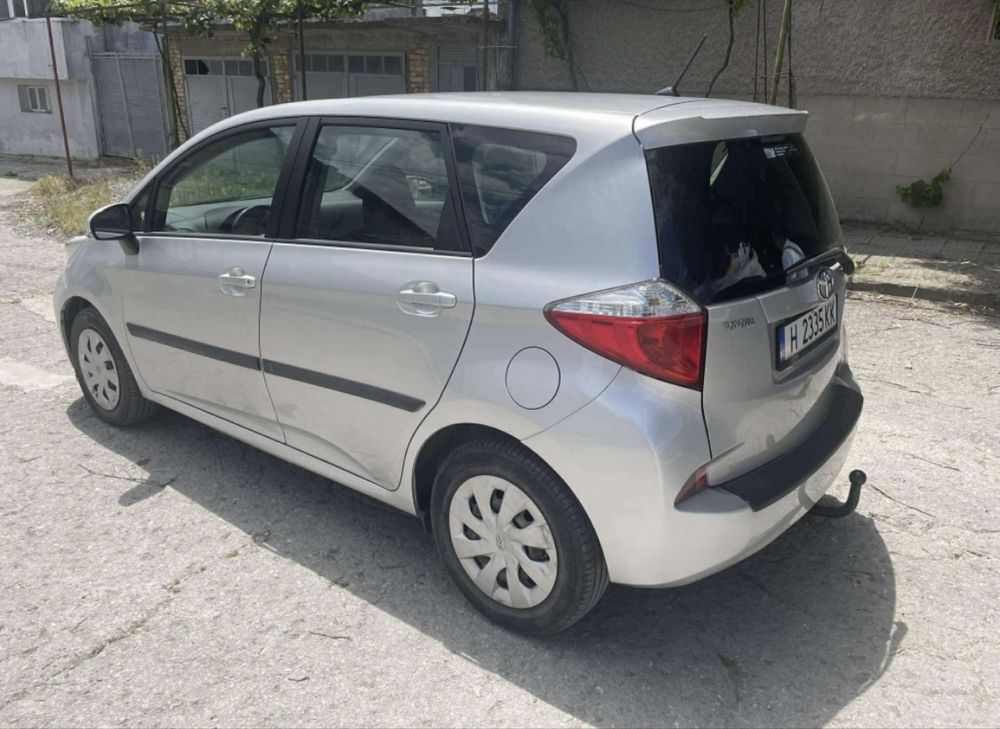 Toyota Verso S отличен