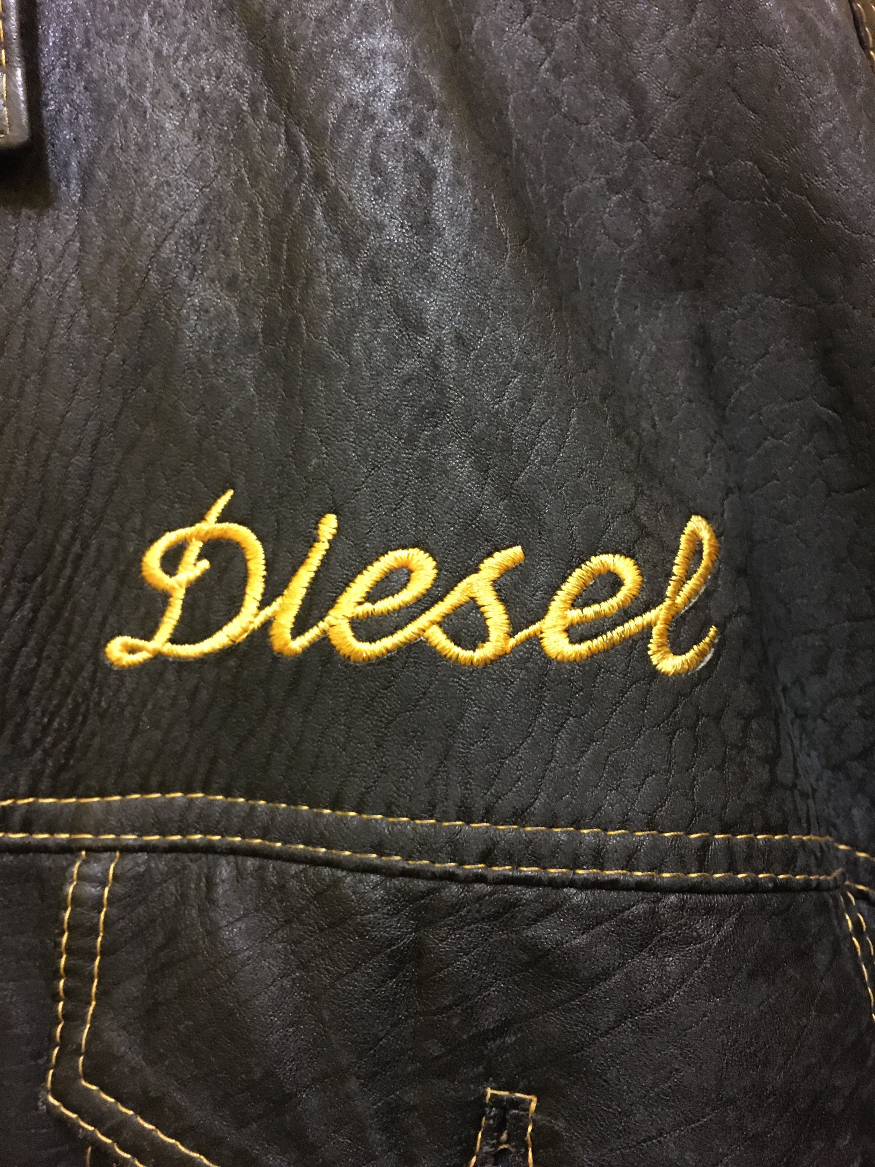 Кожено яке на Diesel