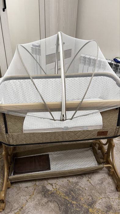 Манежка-кровать для ребенка