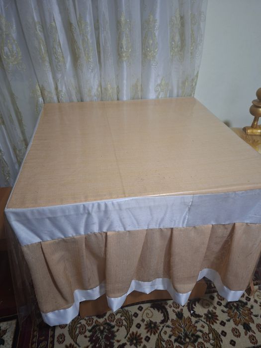 Ugalok 2 kishilik 2 ta taburetkasi ham bor.