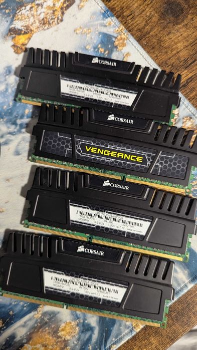 Corsair Vengeance DDR3 – 16GB (4x4GB), 1600 MHz