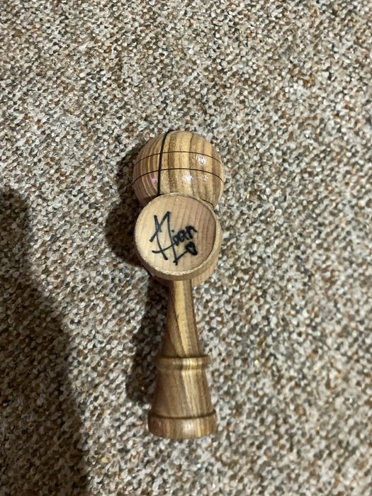 Vand kendama stare buna schimb sau bani nu am whatsapp