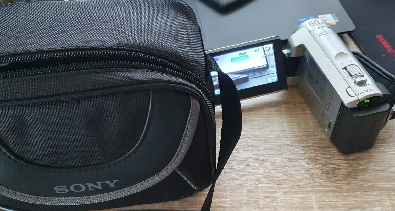 Camera video Sony DCR-SX30E + Husa Sony + Card de memorie Sony 8 GB