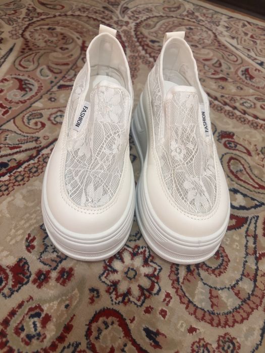 Женская обувь белая 35 размер