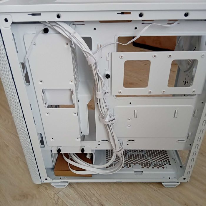 Be Quiet PURE BASE 501 Airflow Window White