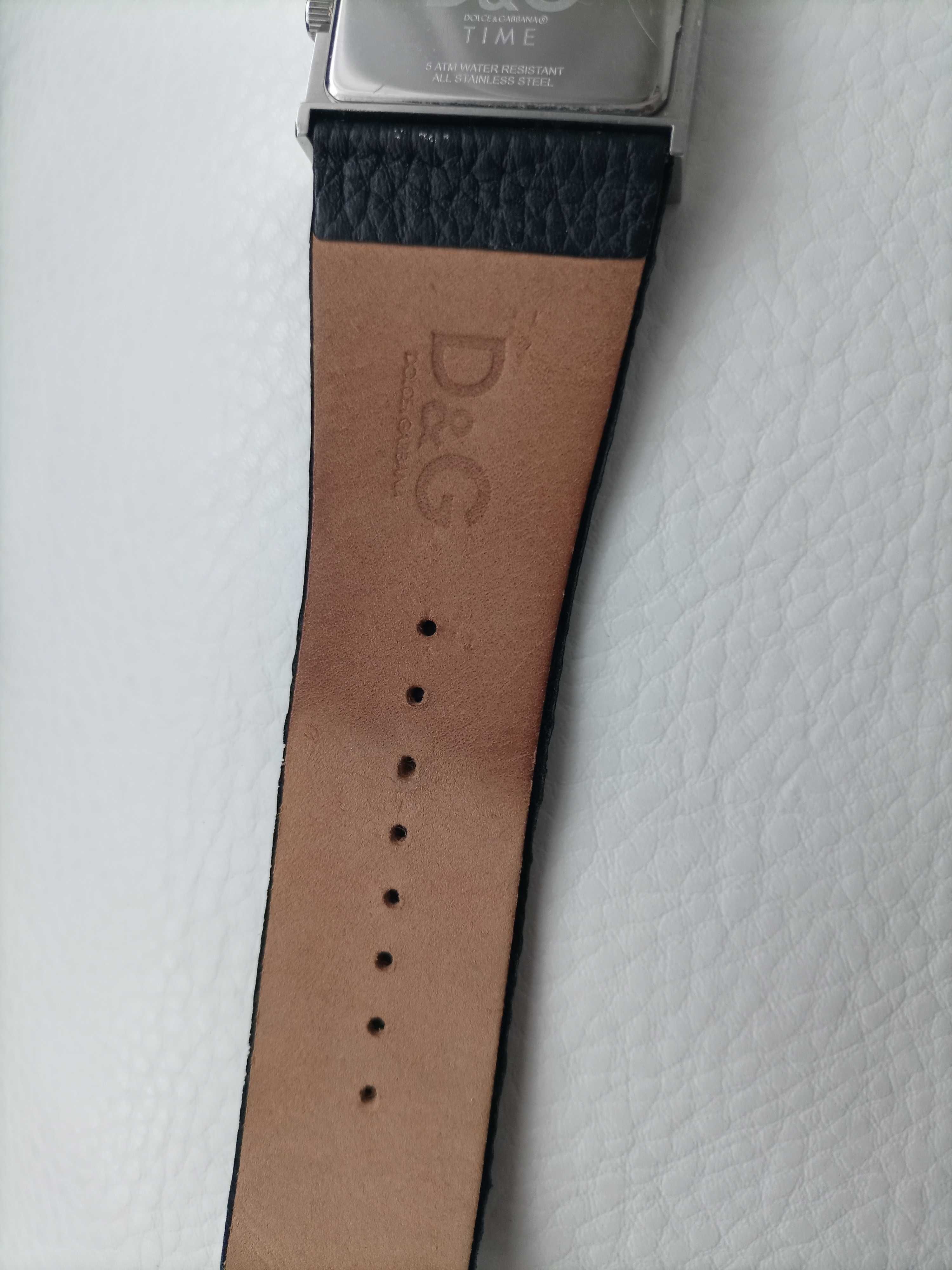 Часовник баркод D&G с каишка от естествена кожа
