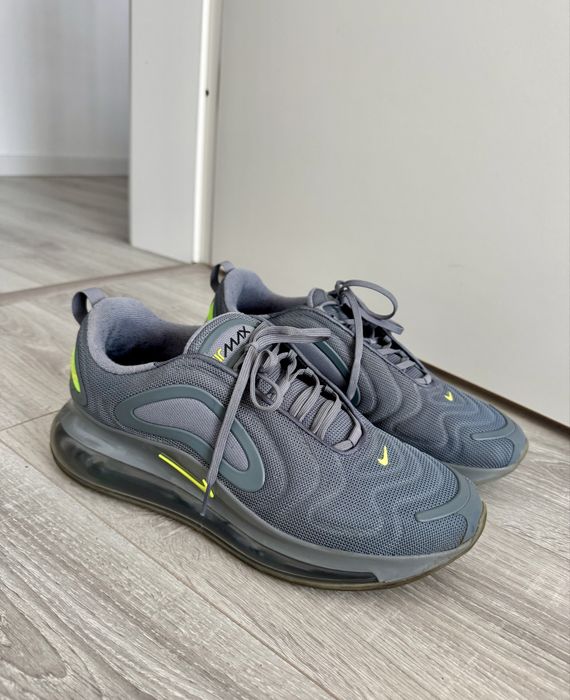 Nike airmax 720 gri