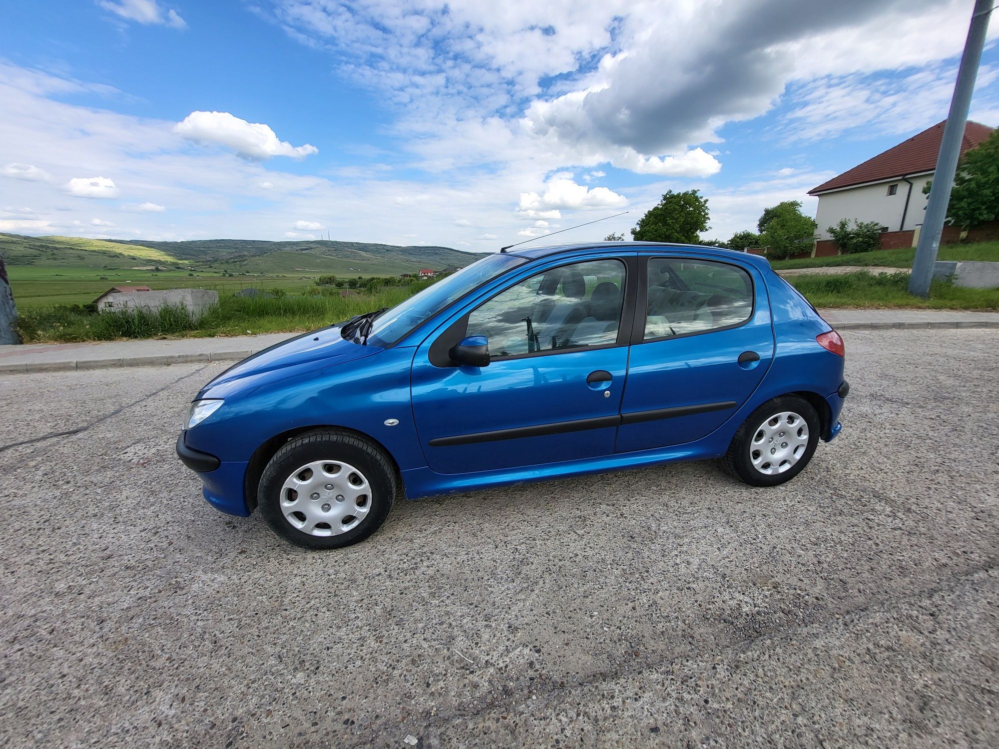 Mașină Peugeot 1.4