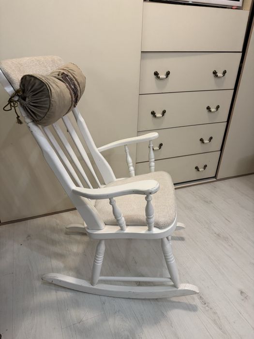 Scaun balansoar din lemn