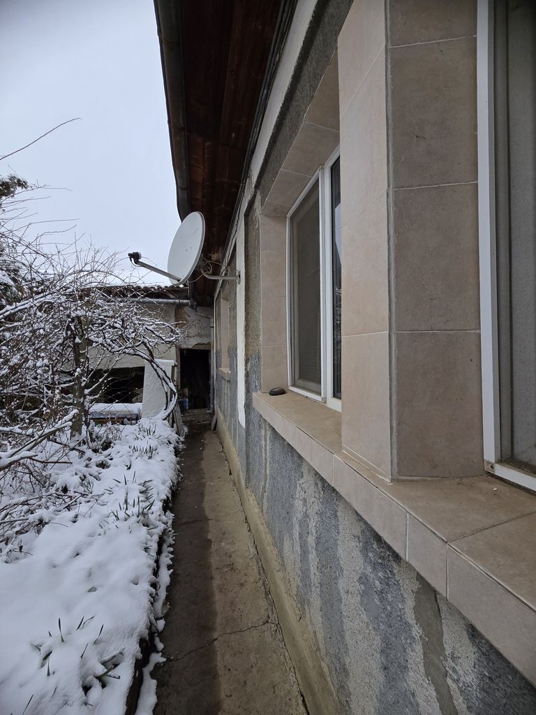 Продава се Къща в Горна Оряховица - 60 кв.м за 468 €/кв.м - Снимка #1