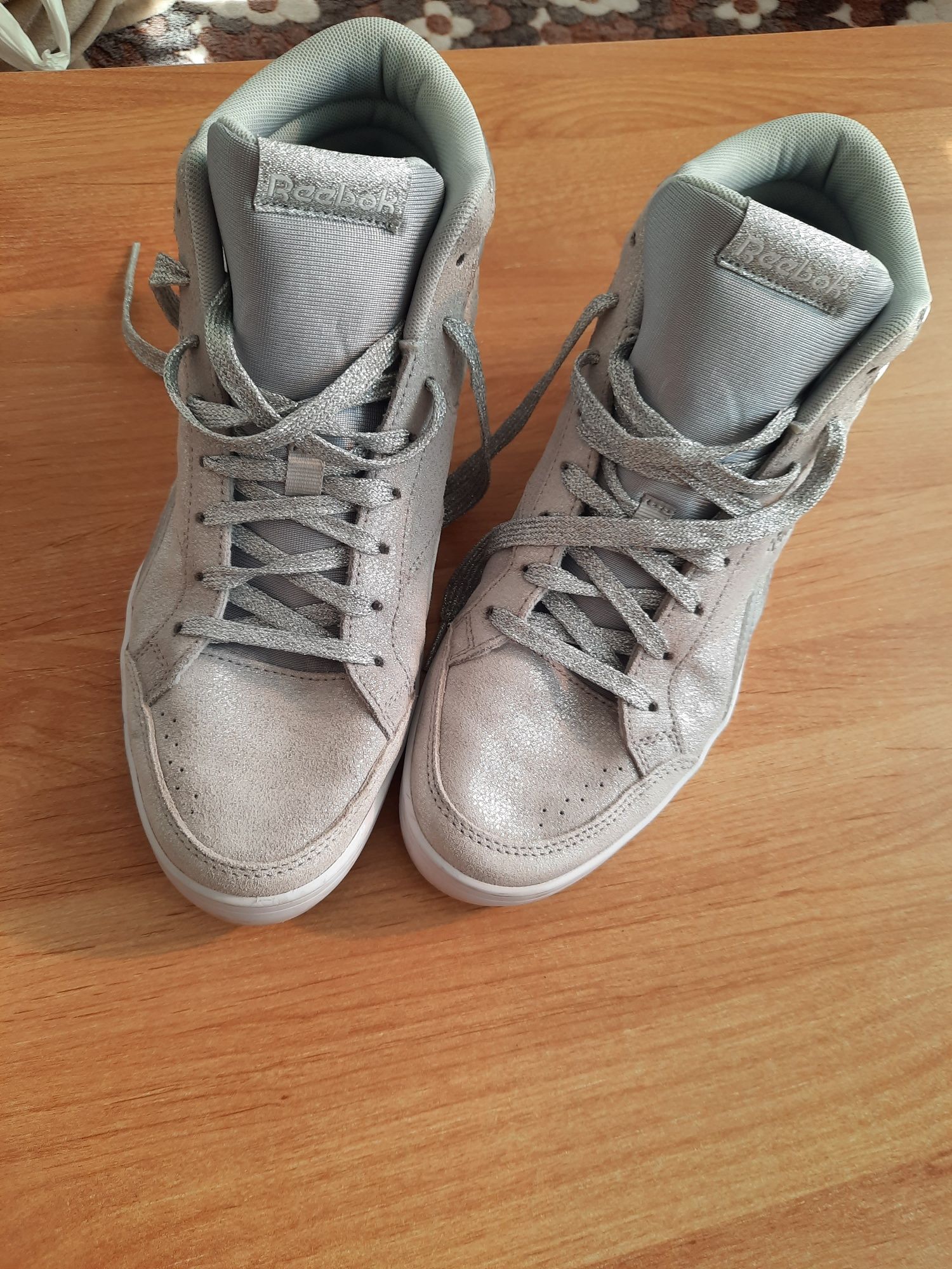 Дамски кецове Reebok