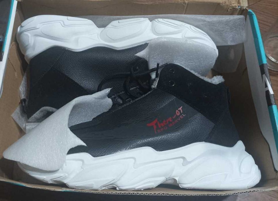 Мъжки зимни топли високи маратонки с пухена подплата