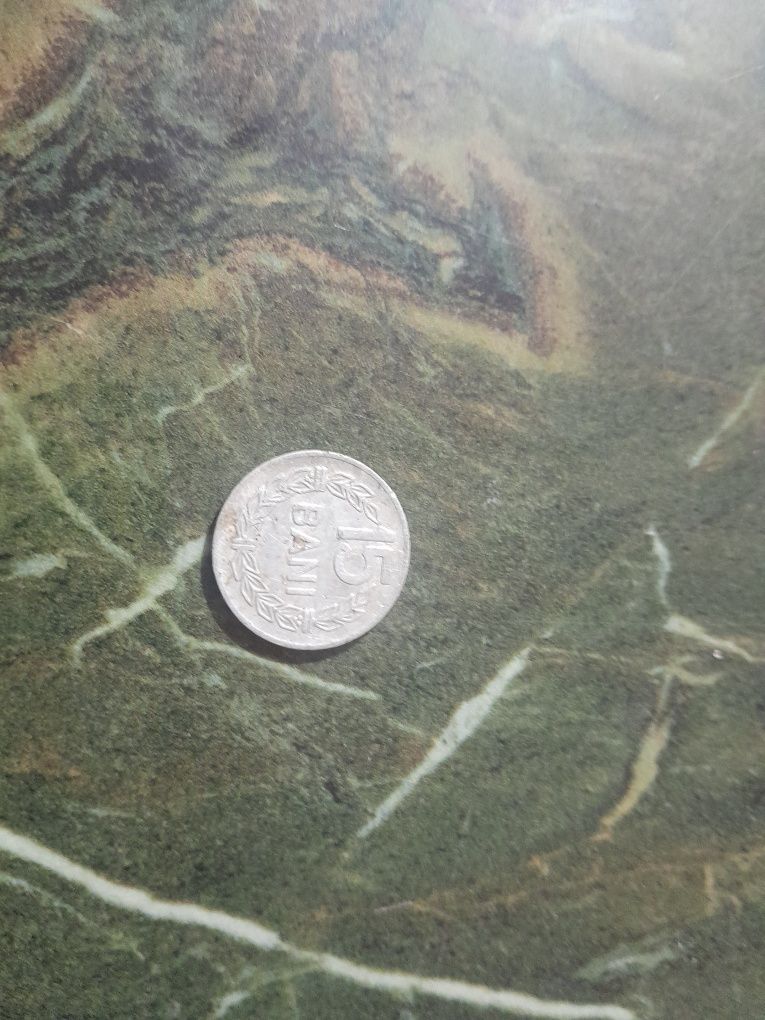 Vând ce mai vece moneda