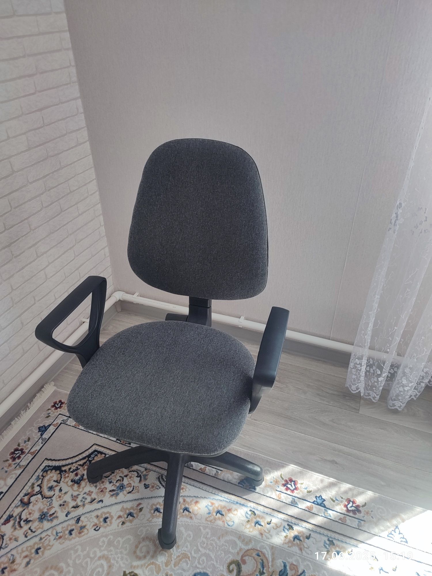 Продам кресло ..