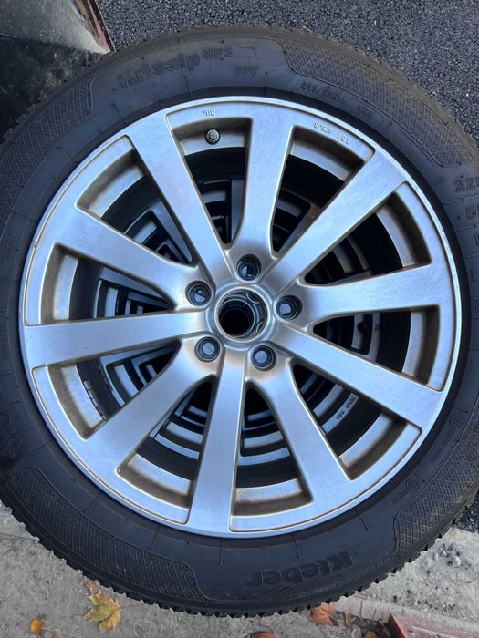 jenti aluminiu cu anvelope de iarna Hyundai Tucson 225/55/R18