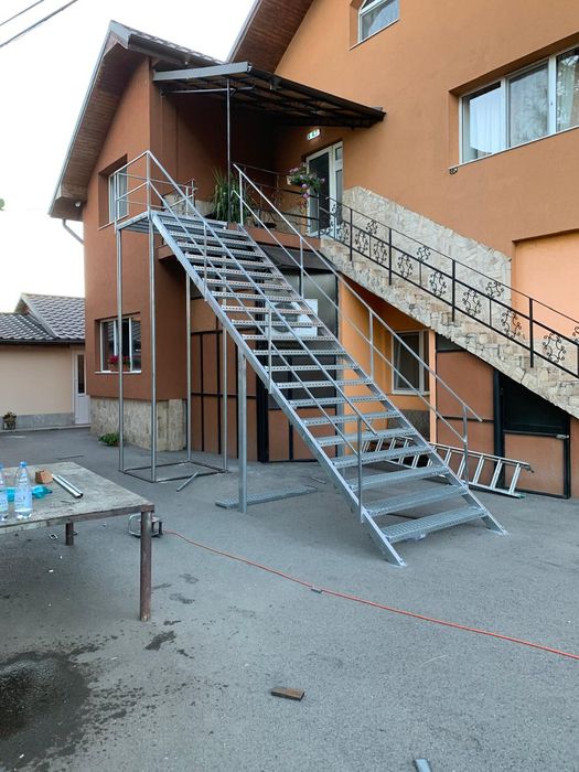 Scara metalica zincata exterioara pt  casa , beci și incendiu ISU