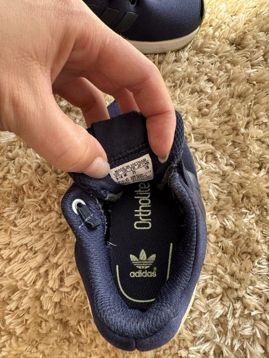 Încălțăminte bebe Adidas număr 21