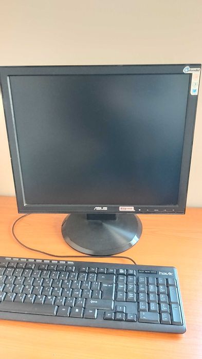 LCD монитор Asus 17"