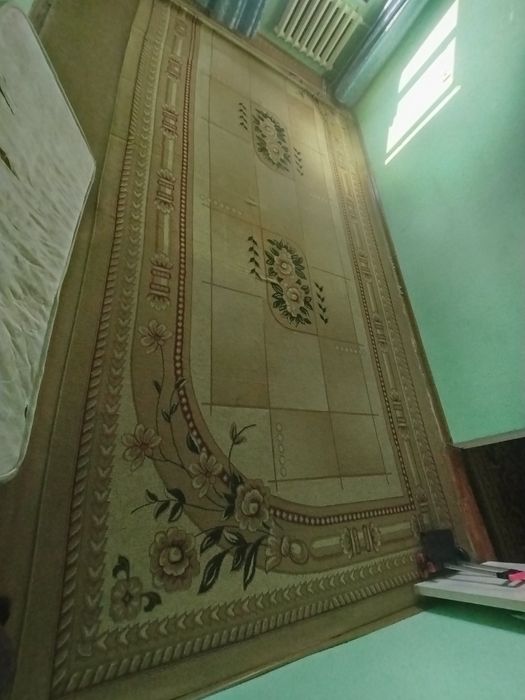 Gilam sotiladi 5;5m*2,5m