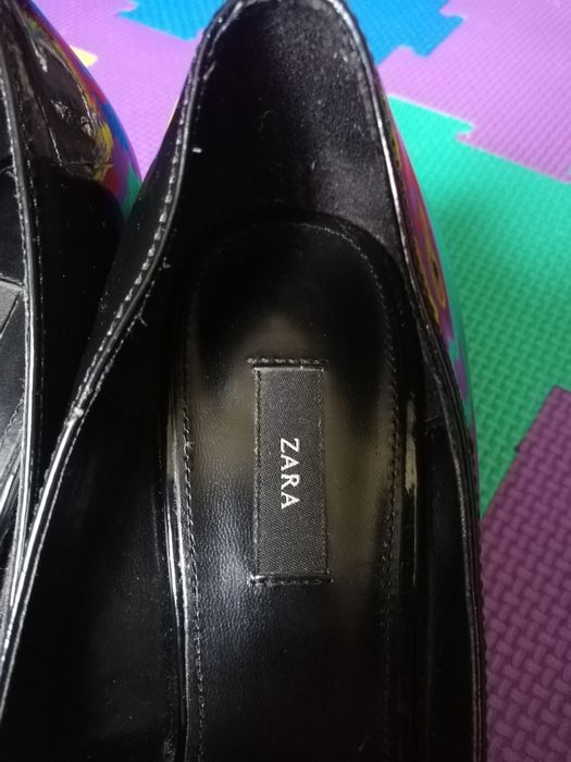Pantofi Zara, mărimea 36, toc 6 cm. Purtați o singură dată.