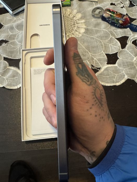 Samsung a56 телефон