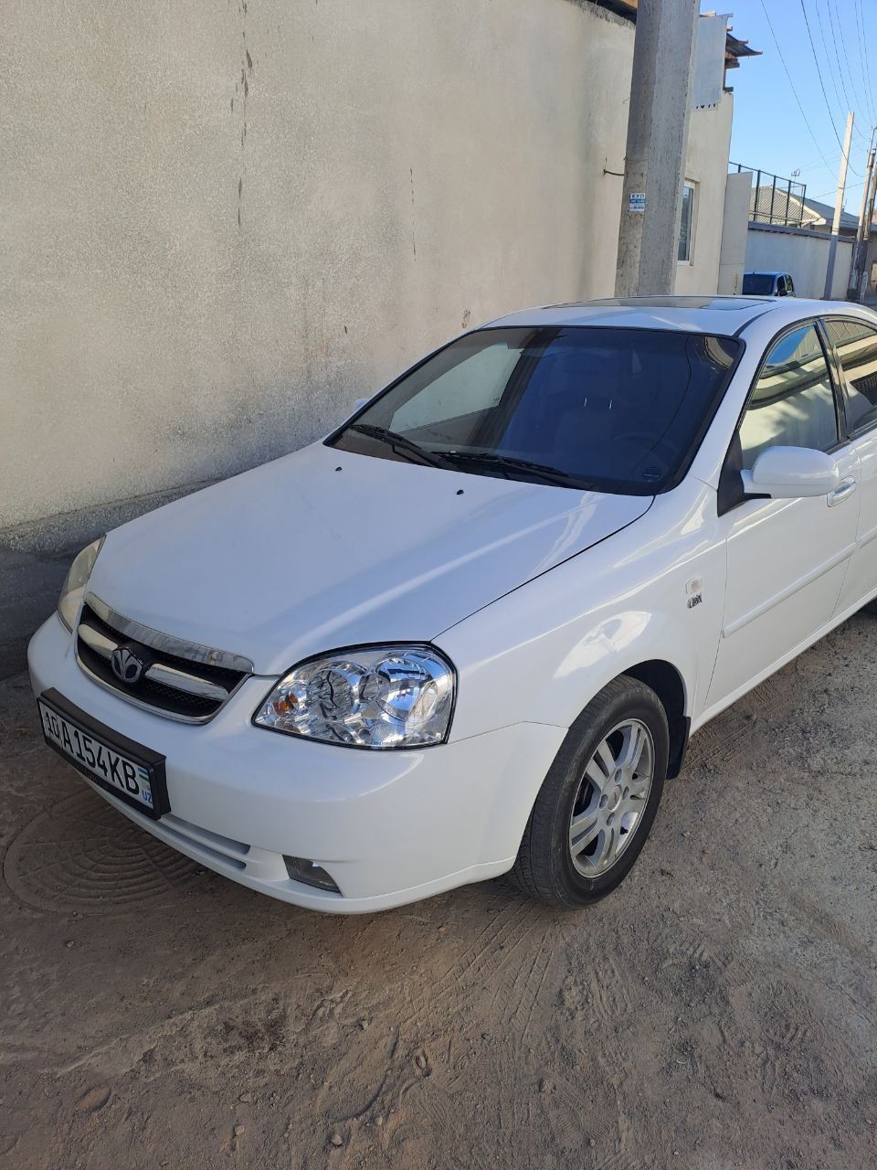 lacetti sotiladi