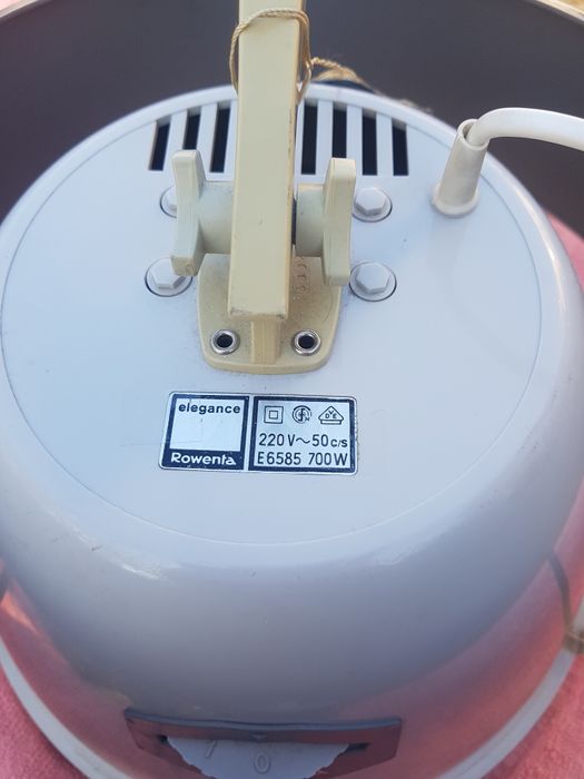 Uscător par tip cască Rowenta nou.