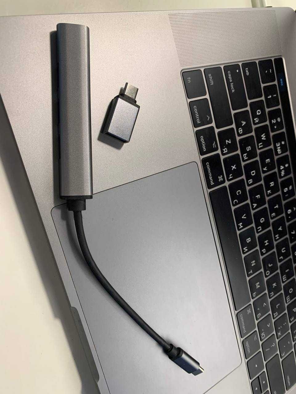 MacBook Pro 15" Touch Bar (late 2016) A1707 /Руска клавиатура +подарък