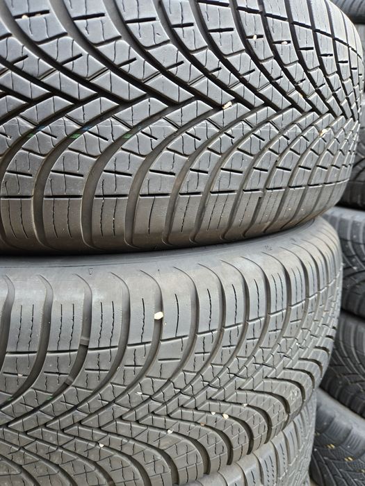 4бр. 215 65 16 Dunlop всесезонни.