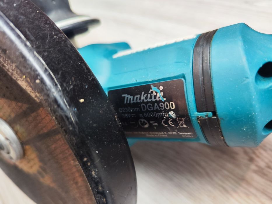 Corp Flex Makita DGA 900 cu 2 acumulatori