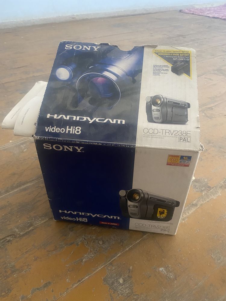 Sony видеокамера сотилади