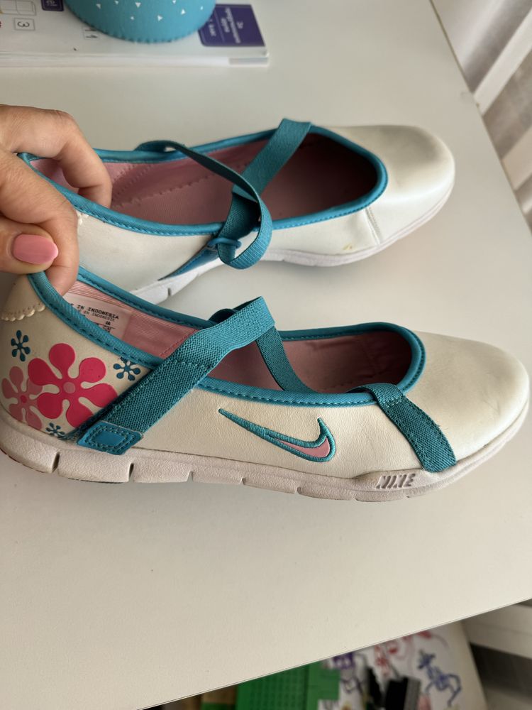 Дамски обувки Nike