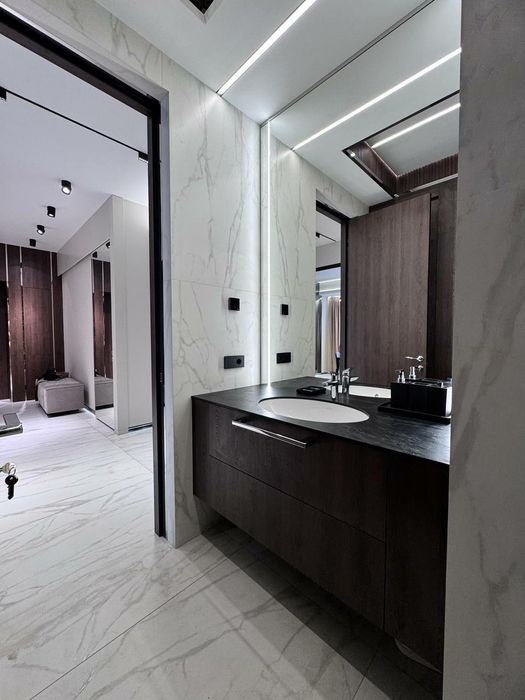 Продаётся 3-комнатная квартира в элитной новостройке на ул. С. Азимов