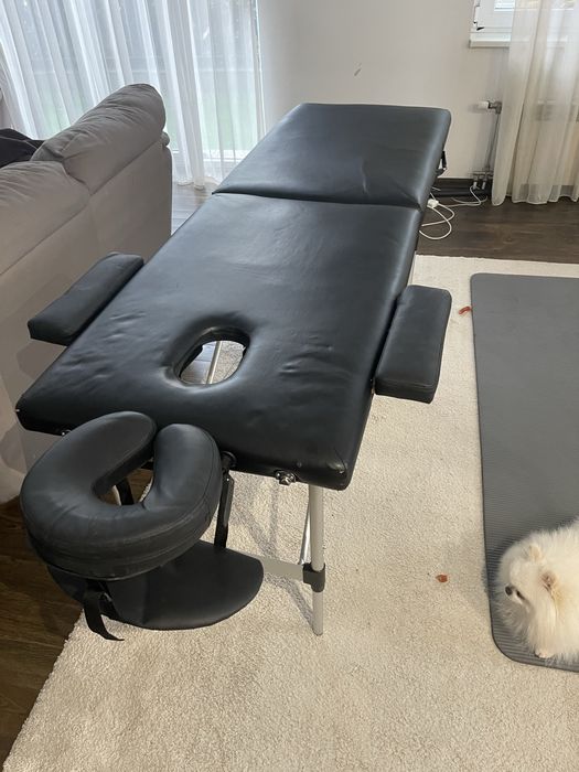 Масажна кушетка