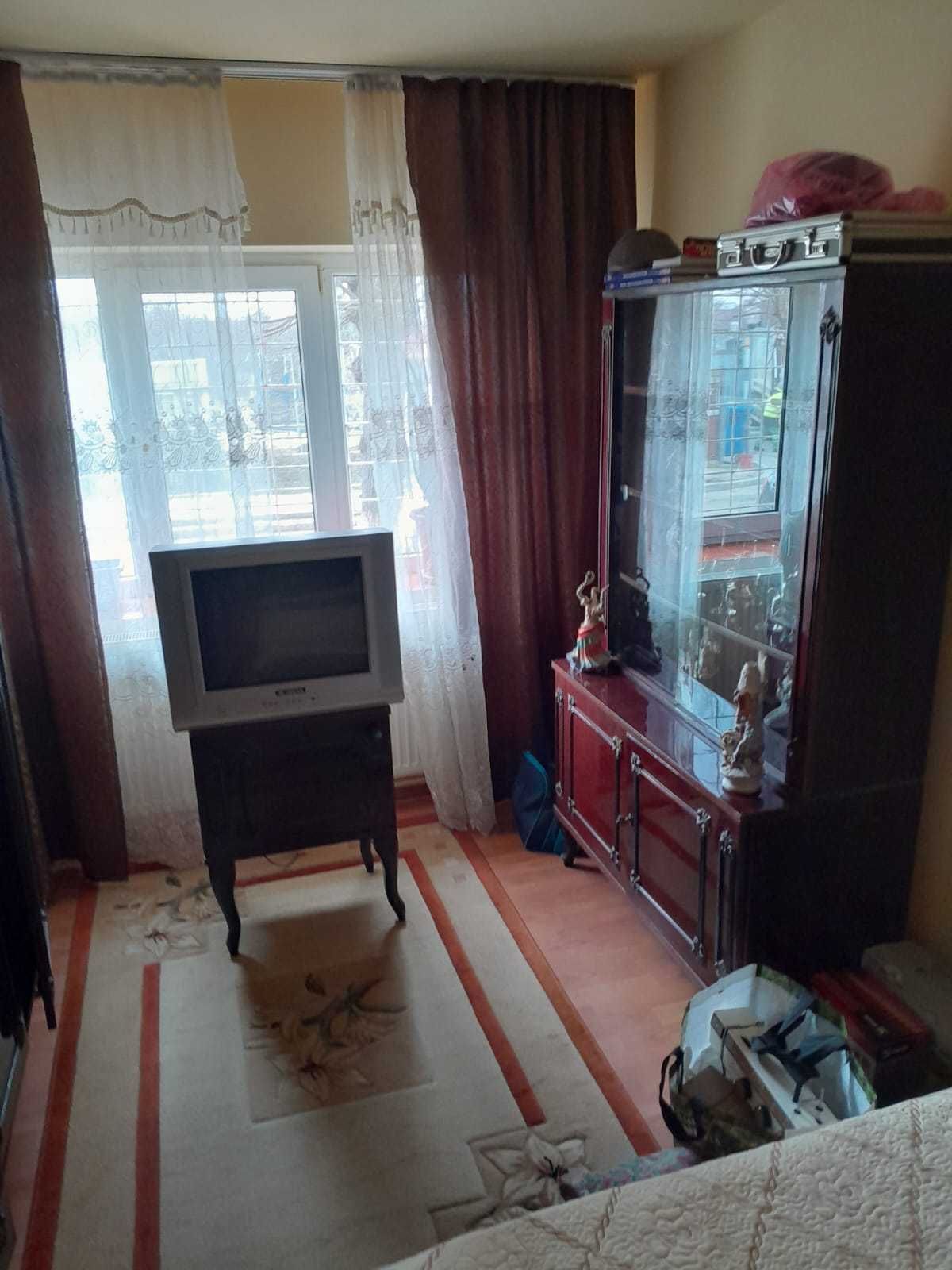 Vand apartament 2 camere ZIMNICEA