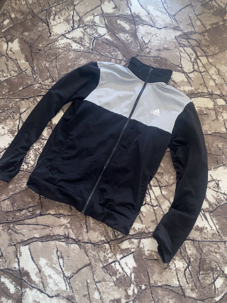 Adidas горнище оргинално