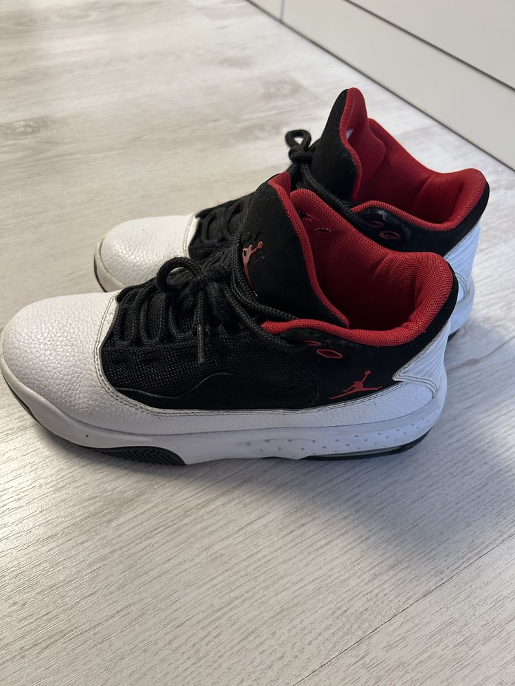Маратонки Jordan 38,5