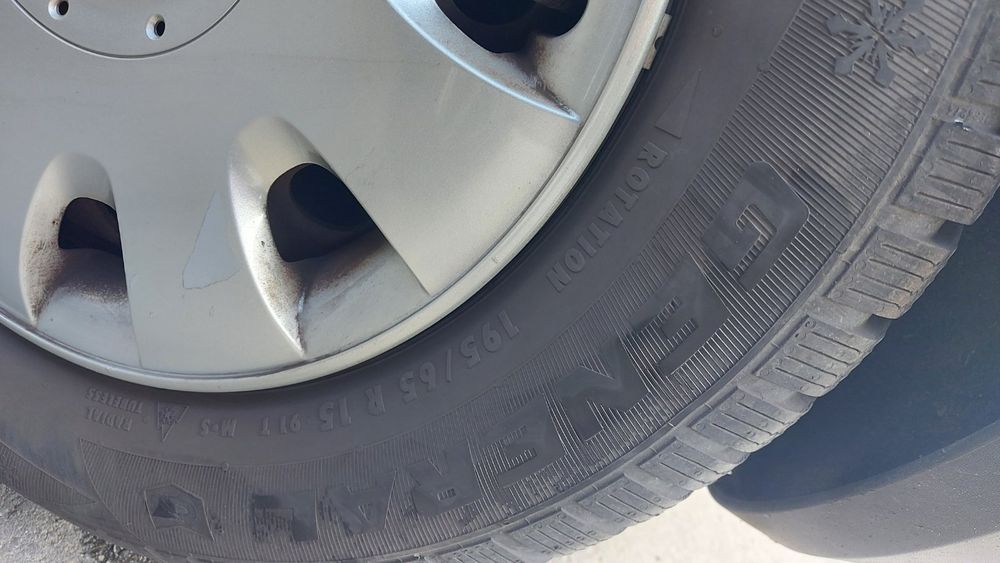 4 бр. Зимни гуми +джанти +тасове Комплект!! 5×112/ 15 цола VW Golf