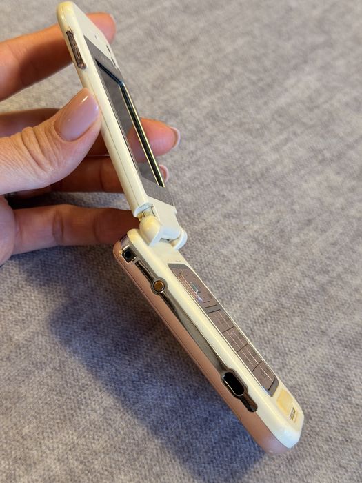 Nokia 7390 L’Amour Collection