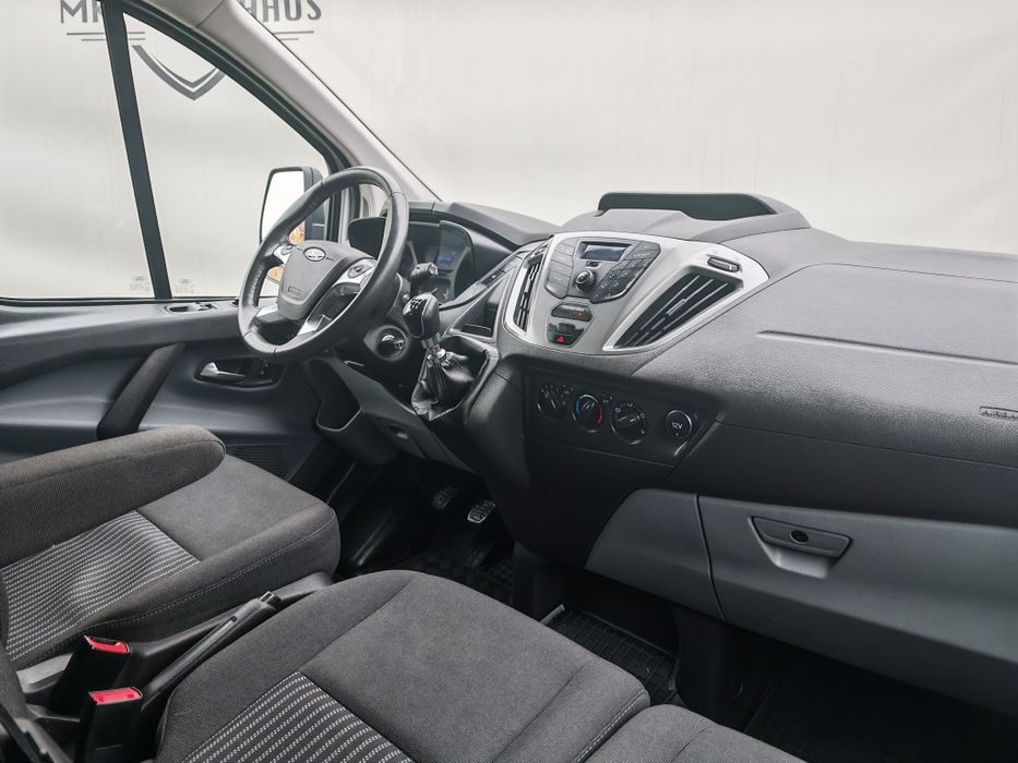 Ford transit custom 2.2 tdci An 2015 8+1 Locuri Garanție. 12 Luni