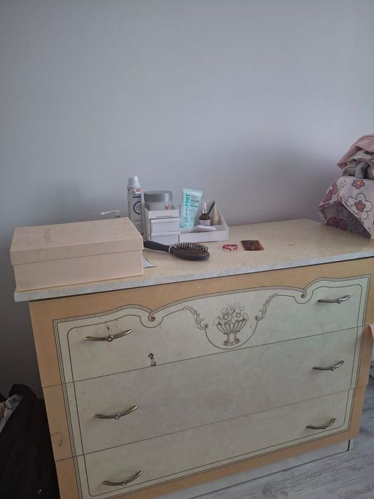 Тумба для спальнои