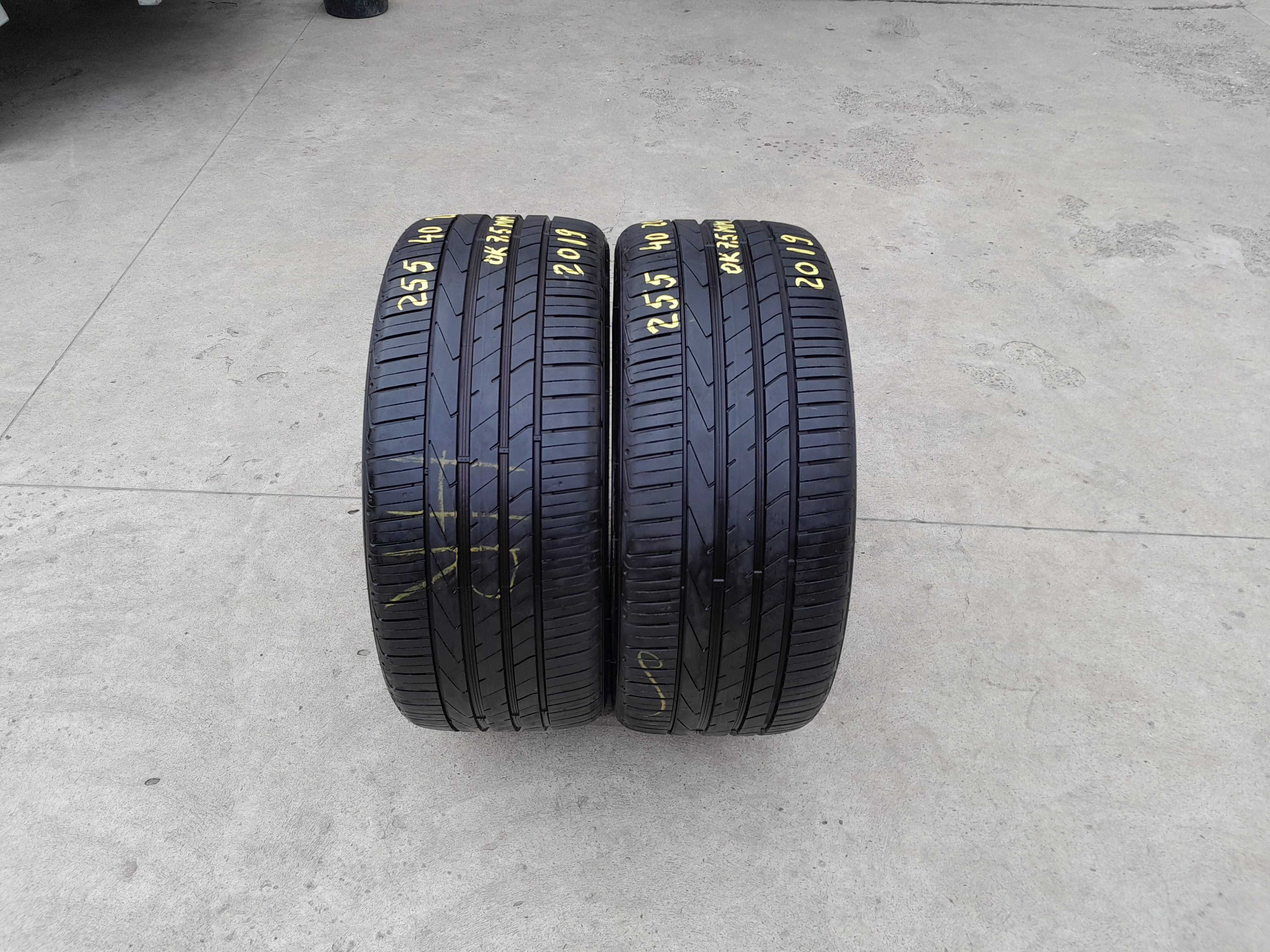 Doua anvelope de vara 255 40 20 hankook ventus S1 evo 2 cu 7,5 mm