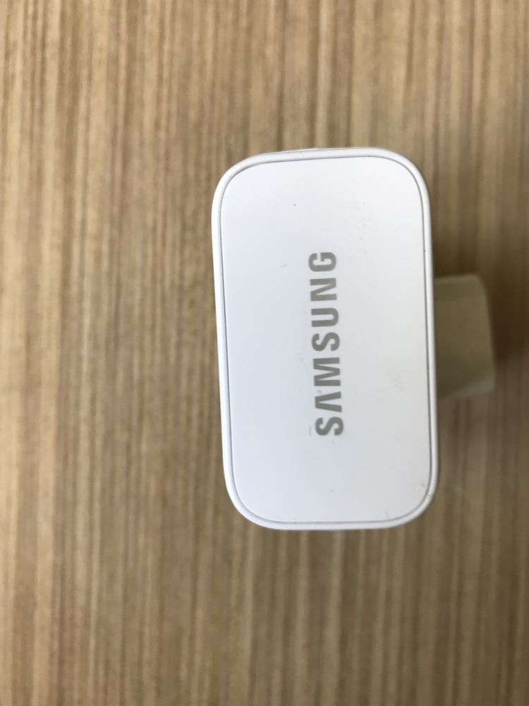 Переходник для Samsung продаю. Travel-adapter