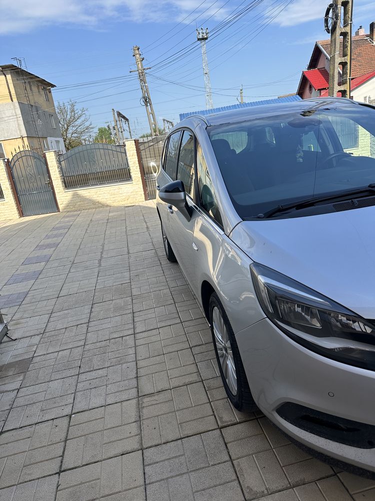 Vand opel zafira benzina