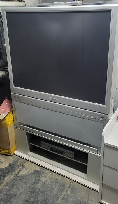 Проэкционый телевизор phlips