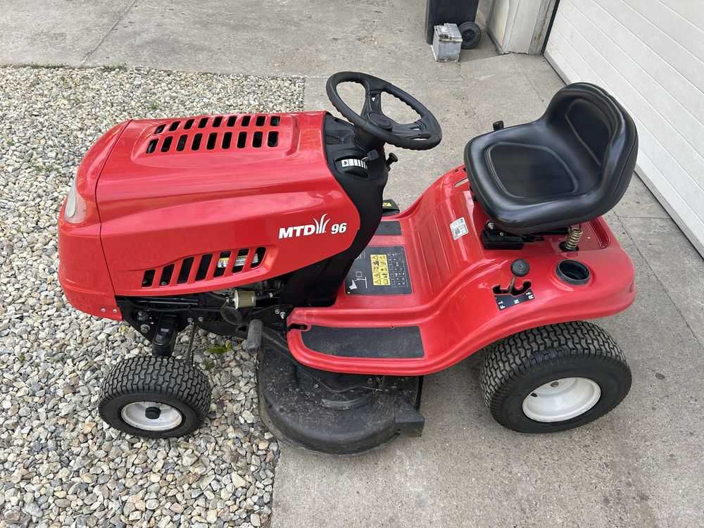 Tractoras gazon MTD 96 ca nou