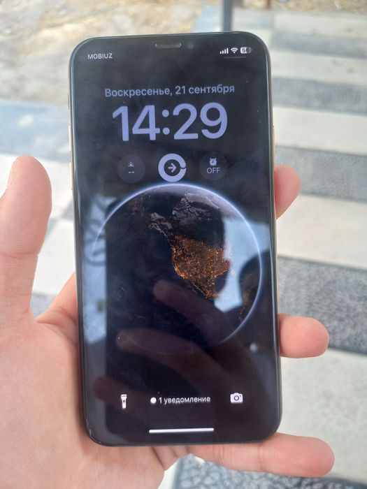Iphone xs 64 gb.