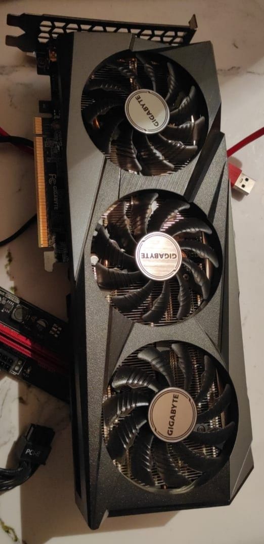 Видеокарта (GIGABYTE  GeForce RTX 3060 Ti Gaming OC-8GD 2.0 8GB GDDR6)